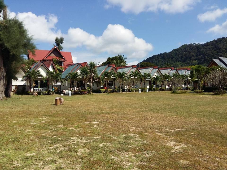Klongdao Beach Resort Koh Lanta Exterior photo