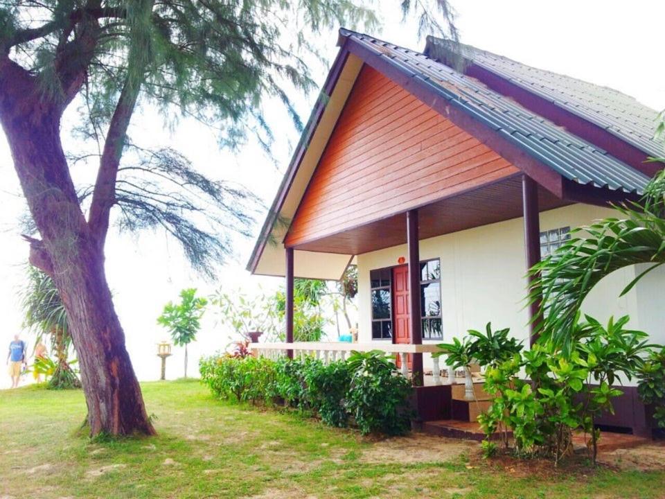 Klongdao Beach Resort Koh Lanta Exterior photo