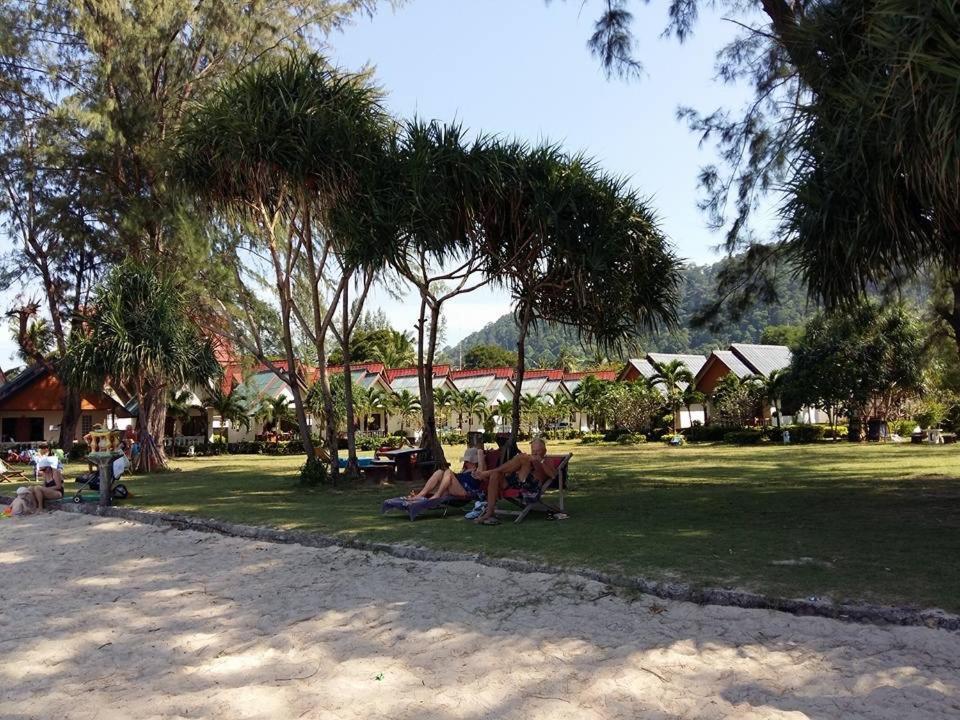 Klongdao Beach Resort Koh Lanta Exterior photo