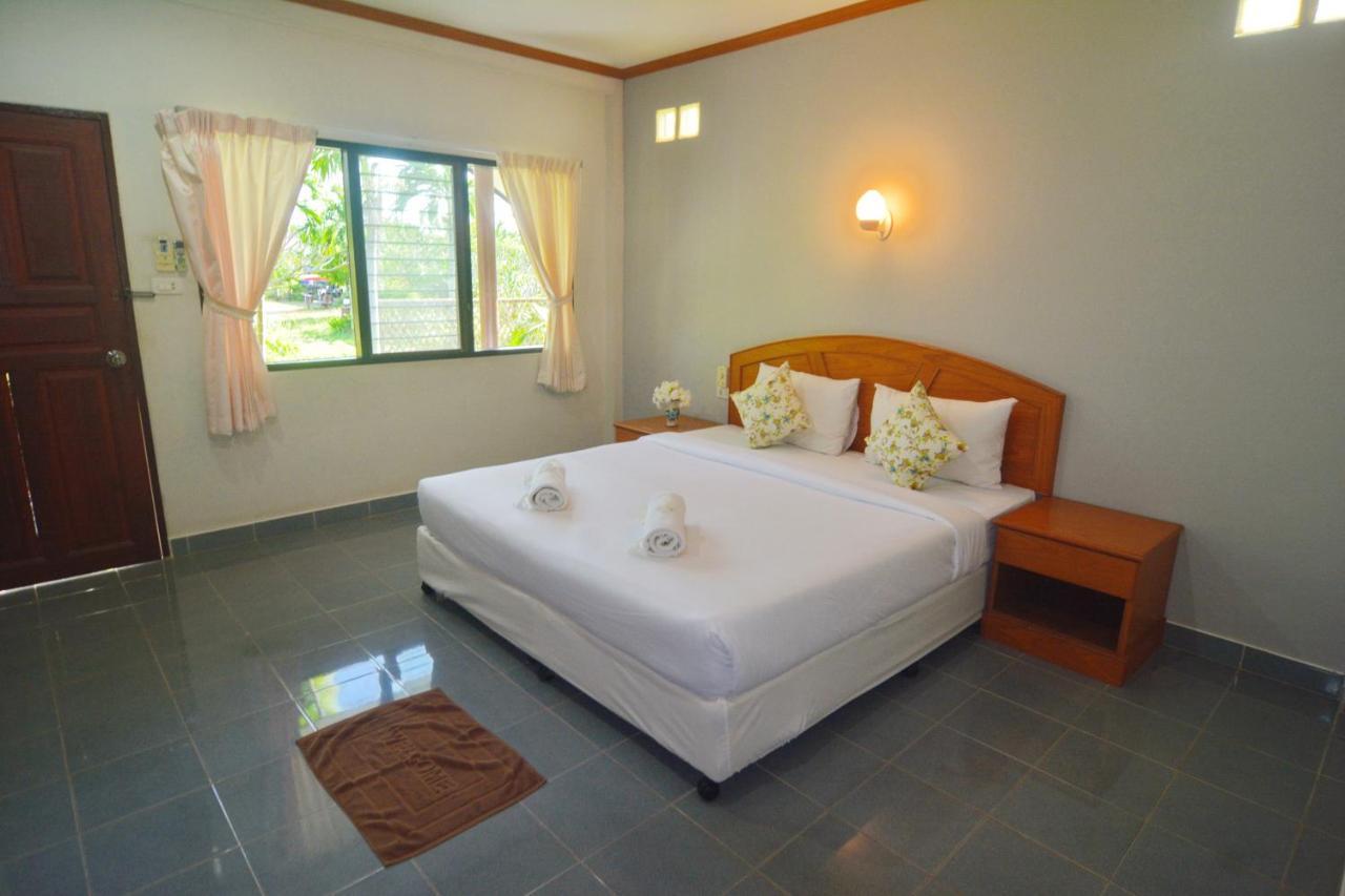 Klongdao Beach Resort Koh Lanta Exterior photo